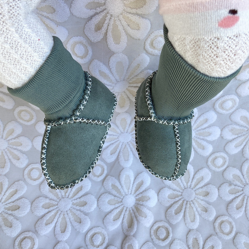 Chaussons doux pour bébé en peluche