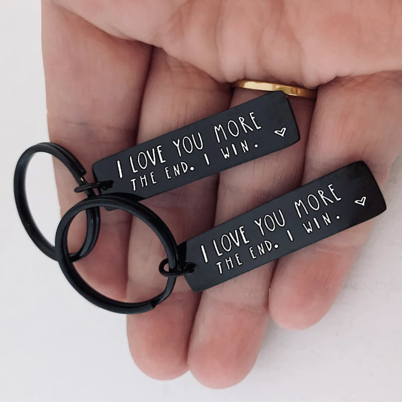 " I LOVE YOU MORE. THE END. I WIN." Porte-clés Drôle de Cadeau de Noël🎁