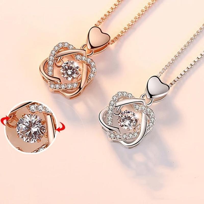 Collier forme de coeur serti de rose