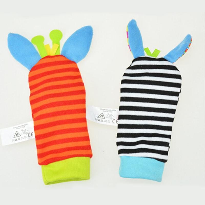 CHAUSSETTES ET BRACELETS EVEIL  POUR BÉBÉ